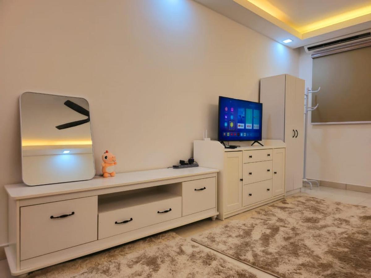 1 Dream Home @ Tiara Imperio Studio 外国4星级酒店风格与浪漫环境 Bangi Ngoại thất bức ảnh